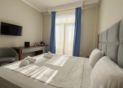 room 155 thumbnail 3