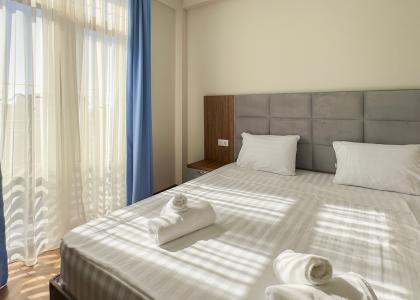 room 155 thumbnail 4
