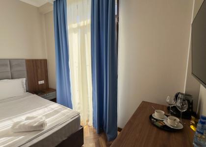 room 156 thumbnail 4