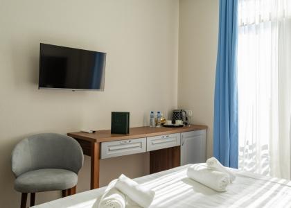 room 155 thumbnail 5